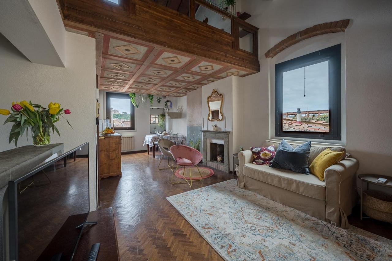 Via Lamberti, 3 - Florence Charming Apartments - Charming And Historic 5Th-Floor Attic Apartment With Elevator In A Building At The Heart Of Vibrant Florence, Just A 2-Minute Walk From All Attractions 外观 照片