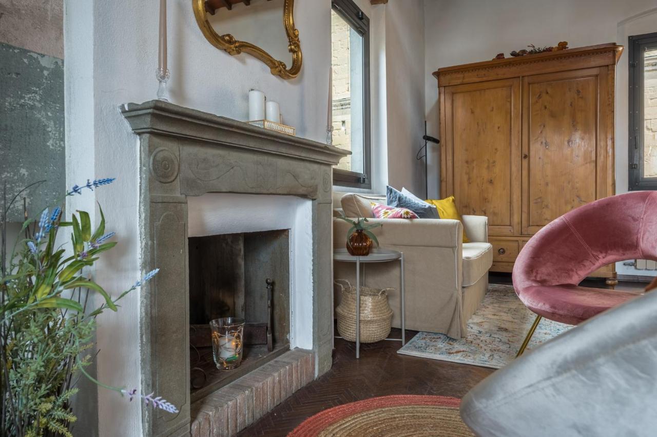 Via Lamberti, 3 - Florence Charming Apartments - Charming And Historic 5Th-Floor Attic Apartment With Elevator In A Building At The Heart Of Vibrant Florence, Just A 2-Minute Walk From All Attractions 外观 照片