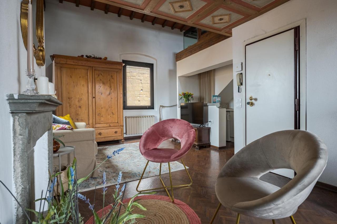 Via Lamberti, 3 - Florence Charming Apartments - Charming And Historic 5Th-Floor Attic Apartment With Elevator In A Building At The Heart Of Vibrant Florence, Just A 2-Minute Walk From All Attractions 外观 照片
