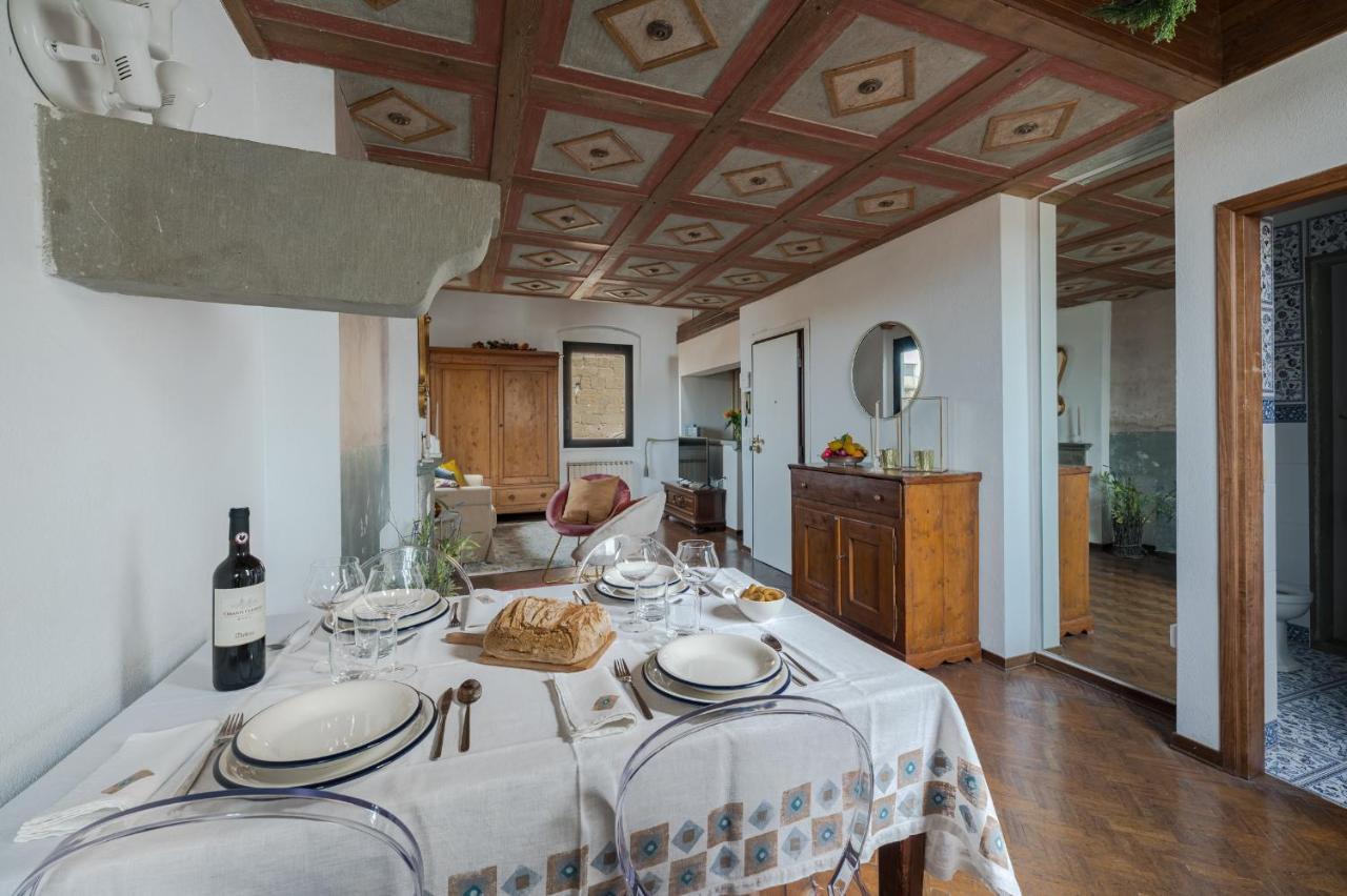 Via Lamberti, 3 - Florence Charming Apartments - Charming And Historic 5Th-Floor Attic Apartment With Elevator In A Building At The Heart Of Vibrant Florence, Just A 2-Minute Walk From All Attractions 外观 照片