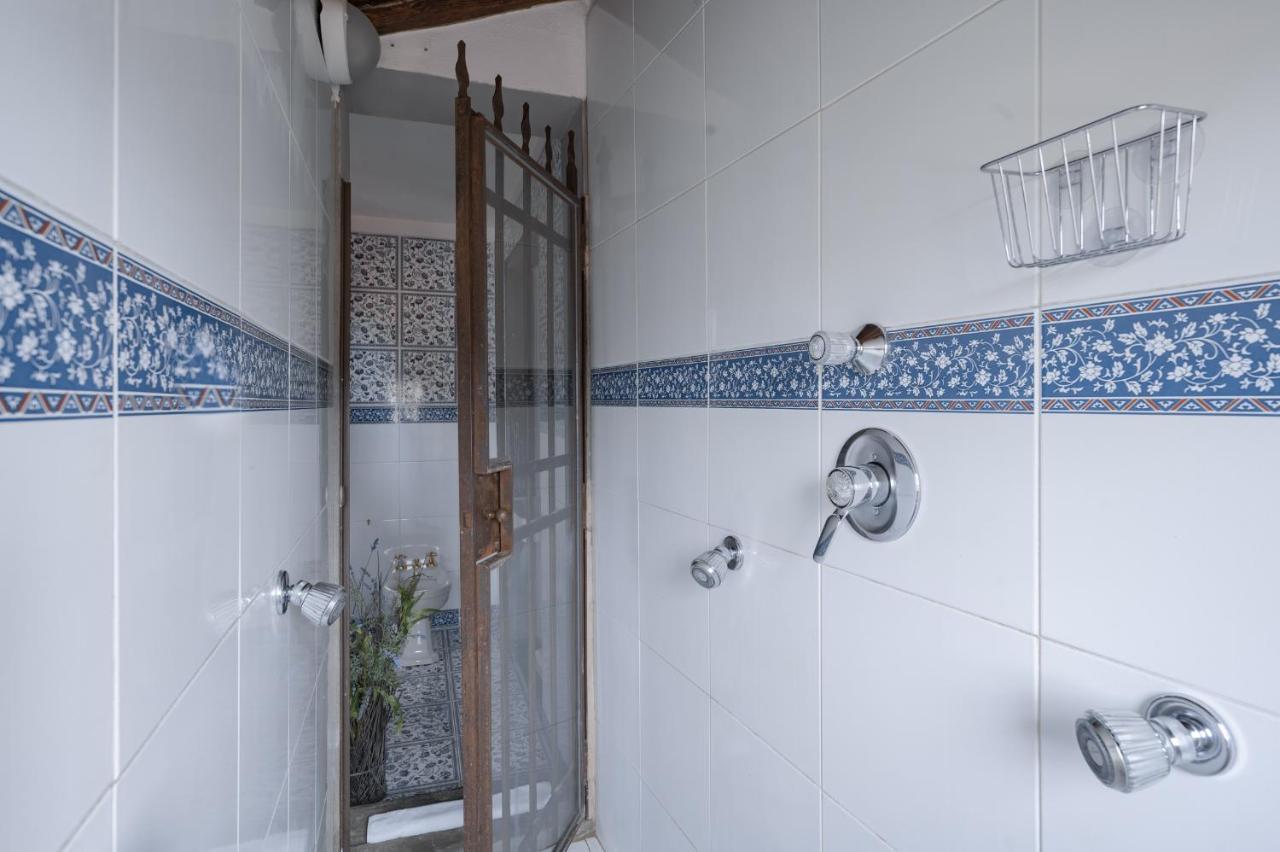 Via Lamberti, 3 - Florence Charming Apartments - Charming And Historic 5Th-Floor Attic Apartment With Elevator In A Building At The Heart Of Vibrant Florence, Just A 2-Minute Walk From All Attractions 外观 照片