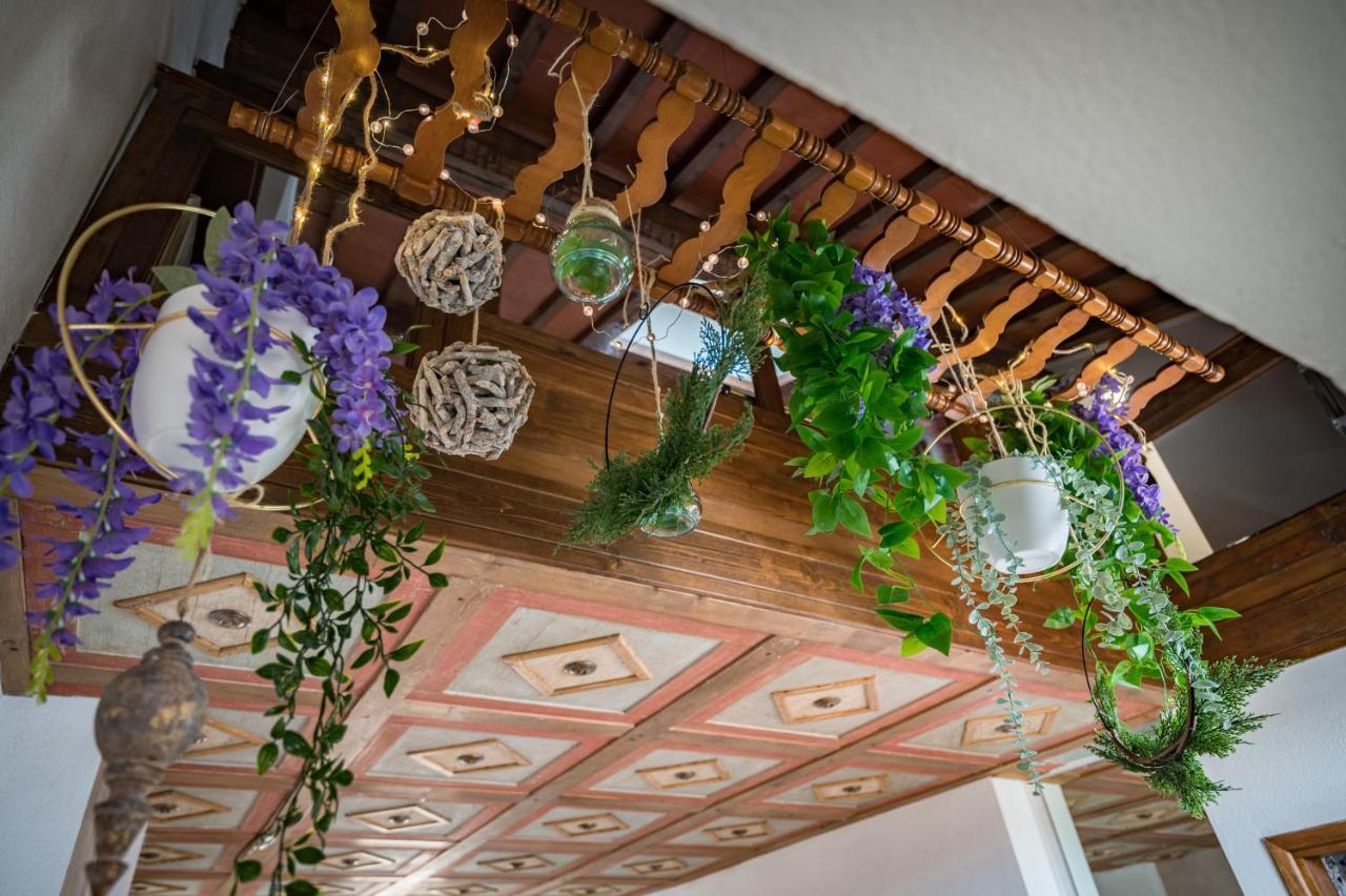 Via Lamberti, 3 - Florence Charming Apartments - Charming And Historic 5Th-Floor Attic Apartment With Elevator In A Building At The Heart Of Vibrant Florence, Just A 2-Minute Walk From All Attractions 外观 照片