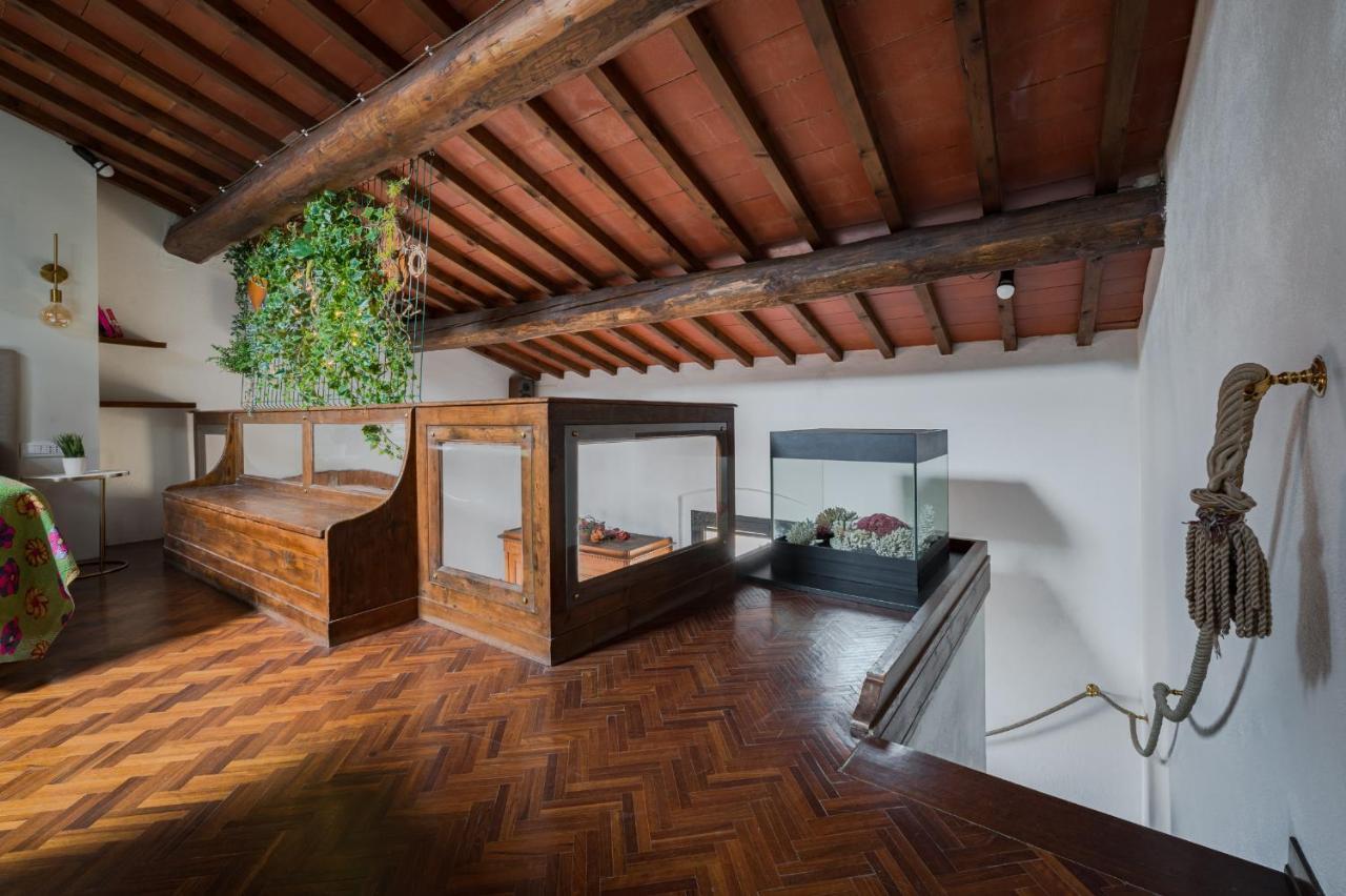 Via Lamberti, 3 - Florence Charming Apartments - Charming And Historic 5Th-Floor Attic Apartment With Elevator In A Building At The Heart Of Vibrant Florence, Just A 2-Minute Walk From All Attractions 外观 照片